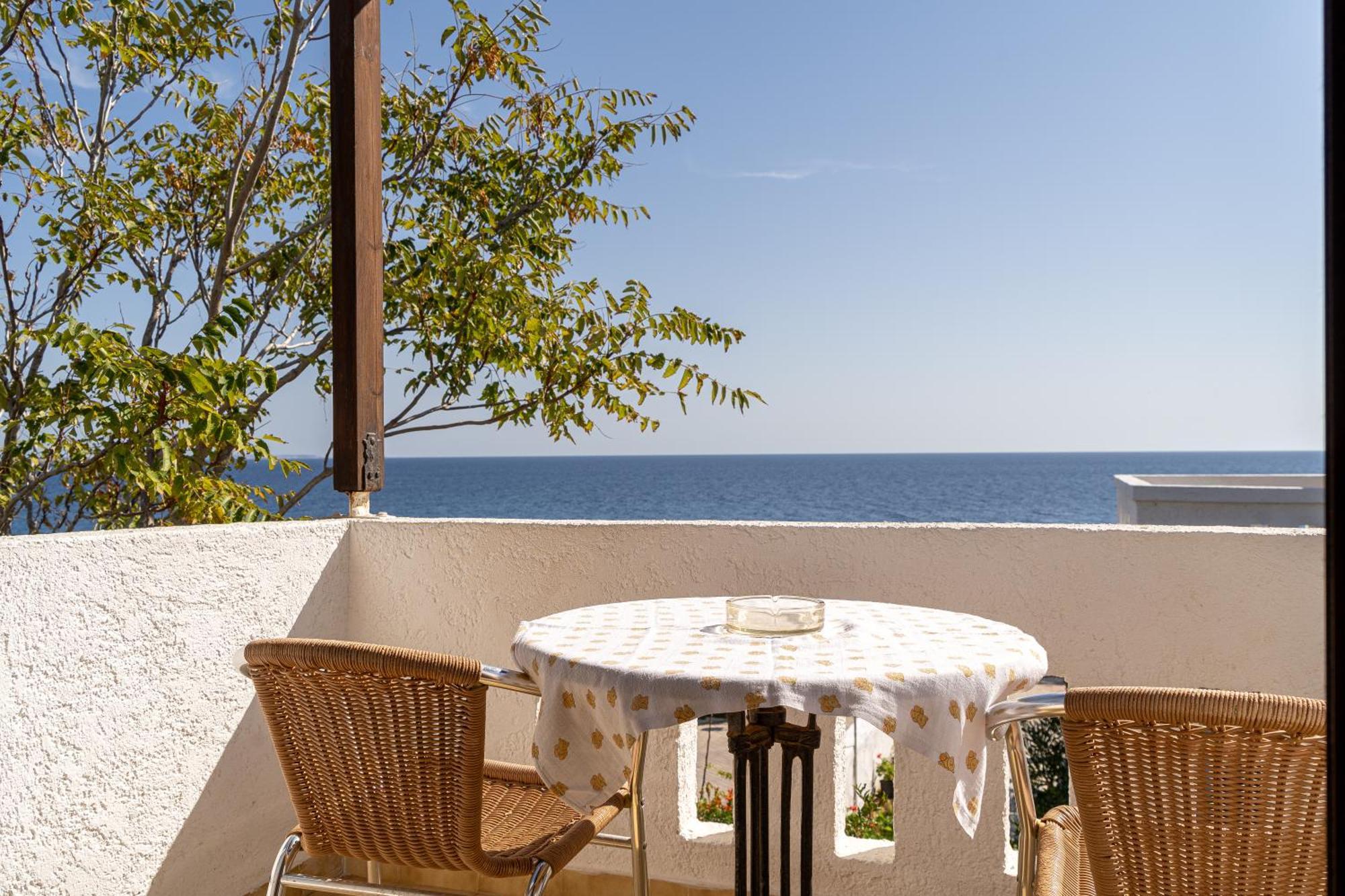 Akrotiri Apartments Makrýgialos Exterior foto